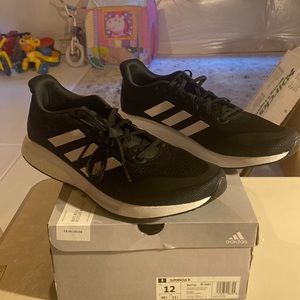 Adidas New Black, size 12 Supernova M